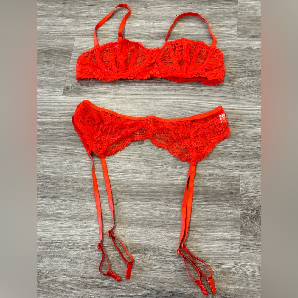 NEW| Red Lace Lingerie Set